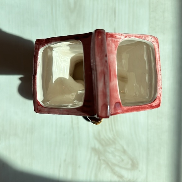 Fun vintage bird house planter can be hung on the wall. - Picture 8 of 9